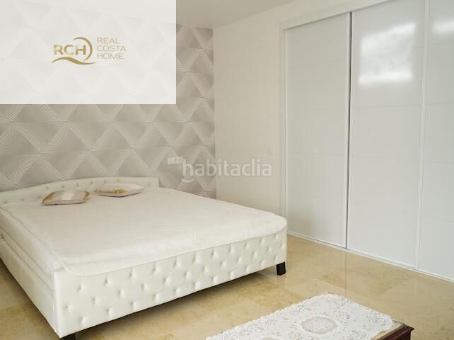 Foto d6f9a526-6fbd-40f1-975f-3d3974c8e998. Casa amb piscina a Montebello - Nou Espai Nucia (la)