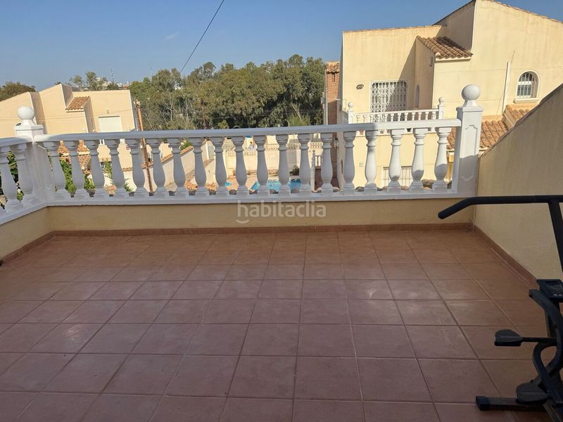 Foto b414978e-ec9d-4375-bad0-835deb468cab. Casa amb piscina a La Zenia Orihuela