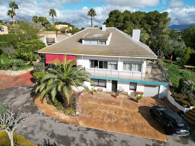 Foto 02402369-d9ec-4bfb-a1ba-22557d9db495. Casa amb aparcament a San Crispín-Huerta Nueva-Estación Elda