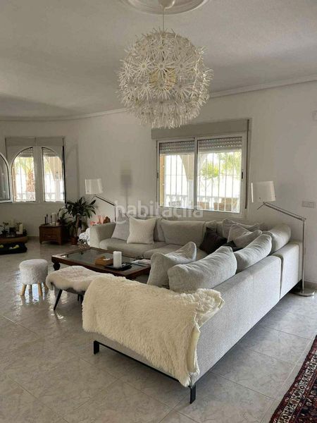 Foto 51cc6ec6-3332-4bed-b017-bbae91bb9be1. Casa amb piscina a Rojales
