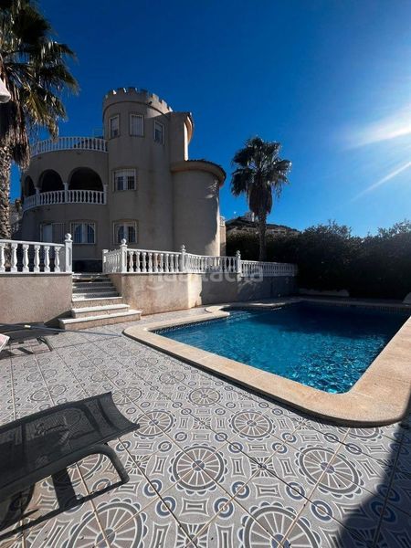 Foto a87872bc-cc73-4399-b071-9ec5ff198989. Casa amb piscina a Rojales