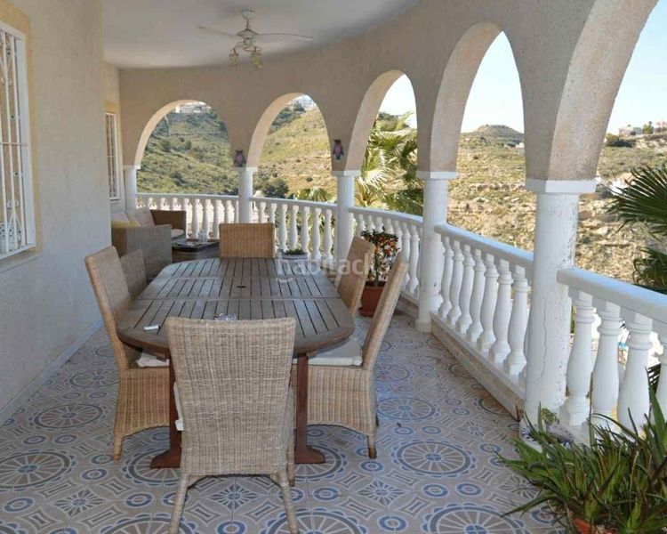 Foto f35872da-2e7a-4e83-834d-ddda6ab9c1fe. Casa amb piscina a Rojales
