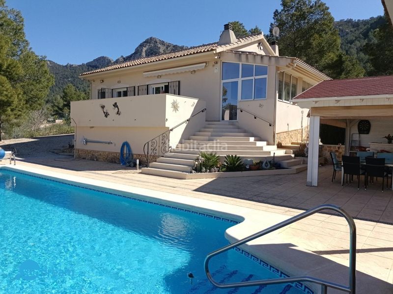 Foto 72e4aa9b-9082-49e8-b3c8-f2beb8a86a6b. Casa amb piscina a Abanilla