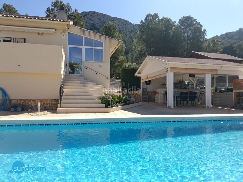 Foto f3e73a8a-dea1-484e-9648-bd96f4beb950. Casa amb piscina a Abanilla