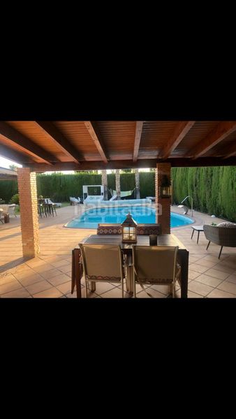 Foto fd9684cb-67e0-4203-bac3-6420898b0a2e. Maison avec piscine dans Centro Elda