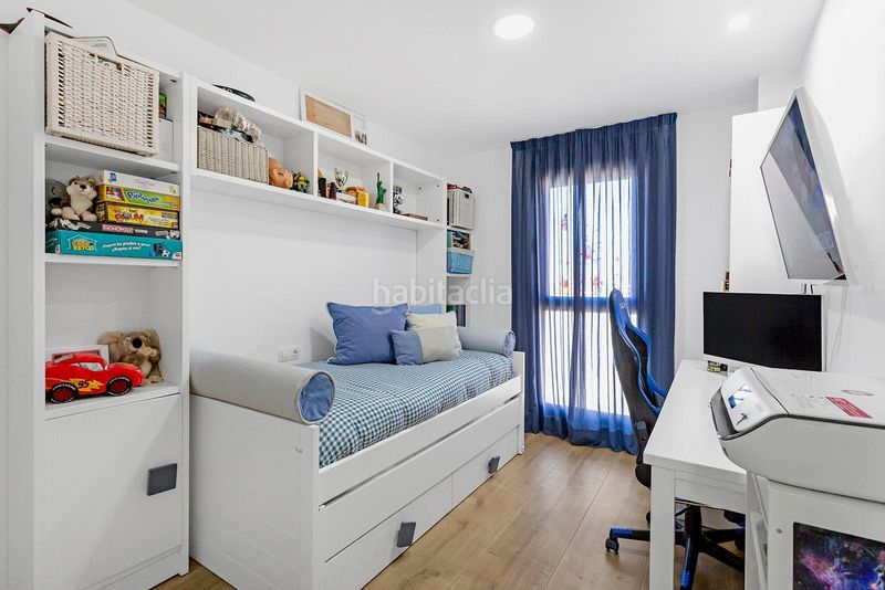 Foto 18291ae4-9d64-4ee9-bc61-b6bb41c10d4d. Àtic a PAU 5 Alicante