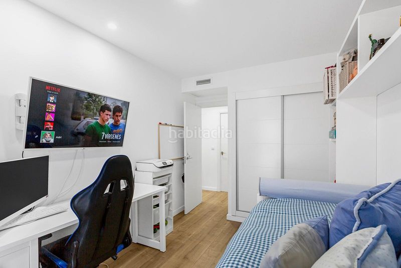 Foto c6ff0047-cc33-40c3-975d-0a5a4df1dfd3. Àtic a PAU 5 Alicante