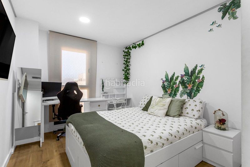 Foto f3e552ac-2c40-4cff-b4ea-ab8b3516d234. Àtic a PAU 5 Alicante