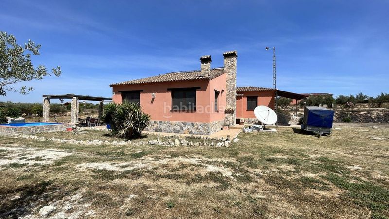 Foto ab3c9a40-130a-4eed-b7a2-5a837a17622c. Masía en Pobla del Duc (la)