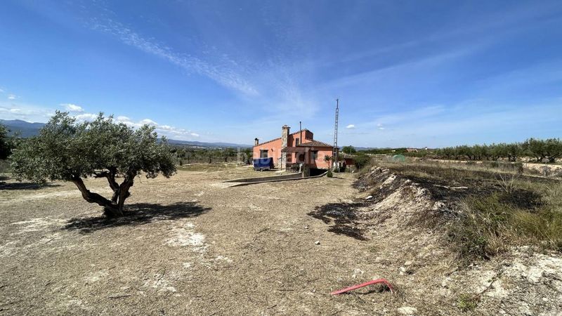 Foto cd5a1d22-07b9-40d0-9882-676a78f9026a. Masía en Pobla del Duc (la)
