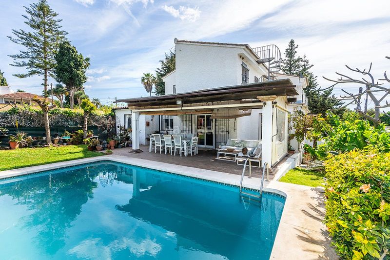 Foto 494a6a96-956a-46bd-a92e-3e467226fcab. Casa a Río Real Marbella