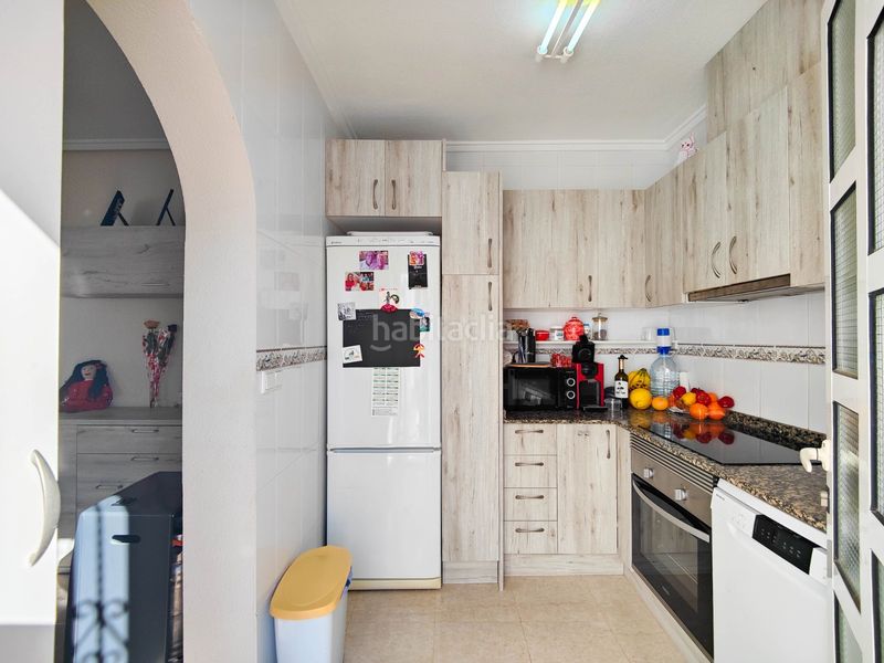 Foto 0dfc2c47-f841-4fce-b251-076ec2a4ddf8. Casa amb aparcament a Rojales