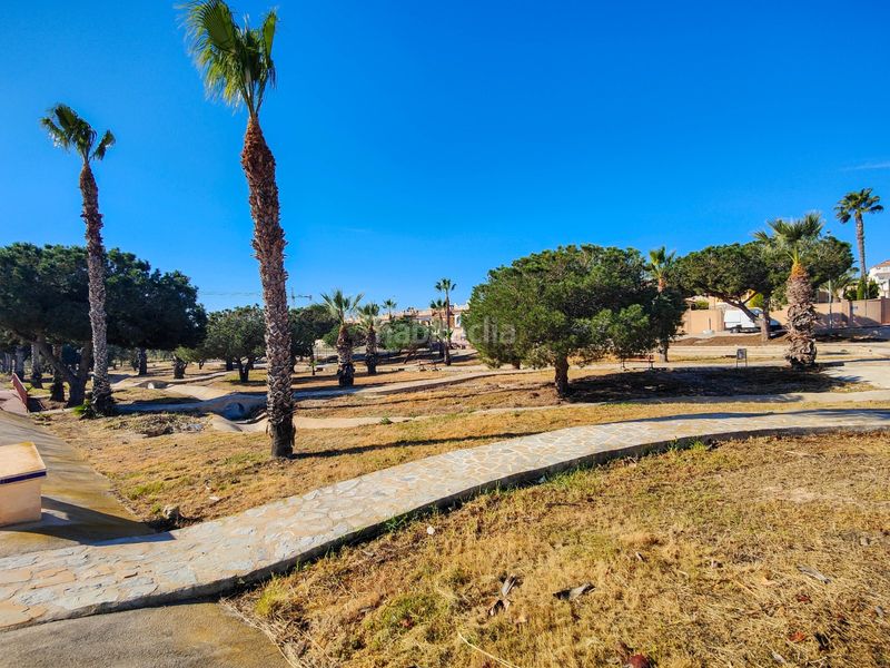 Foto 349f1437-490d-4bf4-992f-ad24ba432464. Casa amb aparcament a Rojales