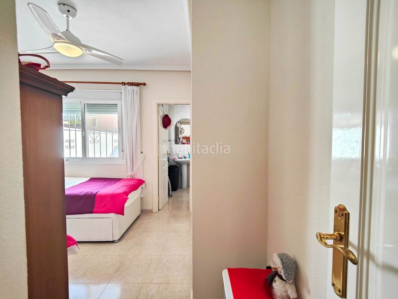 Foto c21b9d76-9459-46b4-bf27-99d2c2b3f9ca. Casa amb aparcament a Rojales