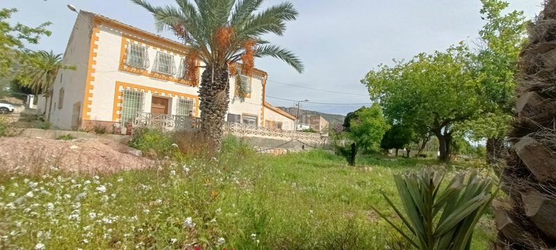 Foto 35b94ab5-a48f-4cc5-bcbc-880afc68e39f. Casa amb aparcament a Romana (la)