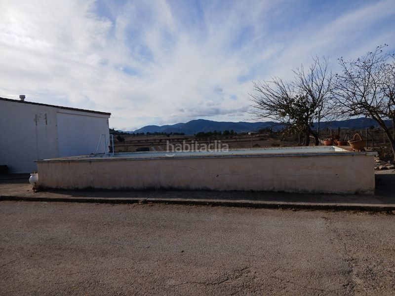 Foto 23ef54c3-d547-4985-a73a-0814d8c2bb5f. Masia amb aparcament a Monòver