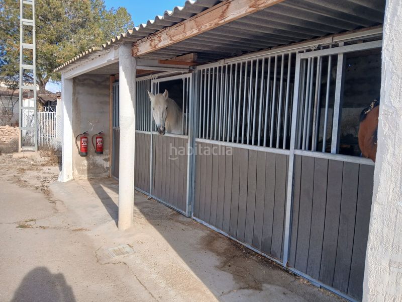 Foto 88f6f5b7-8b2a-4217-b0ac-96a997bab05e. Masia amb aparcament a Monòver