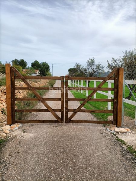 Foto a12ec1f9-4938-4aa0-9789-ee0c0dca48e4. Masia amb aparcament a Monòver