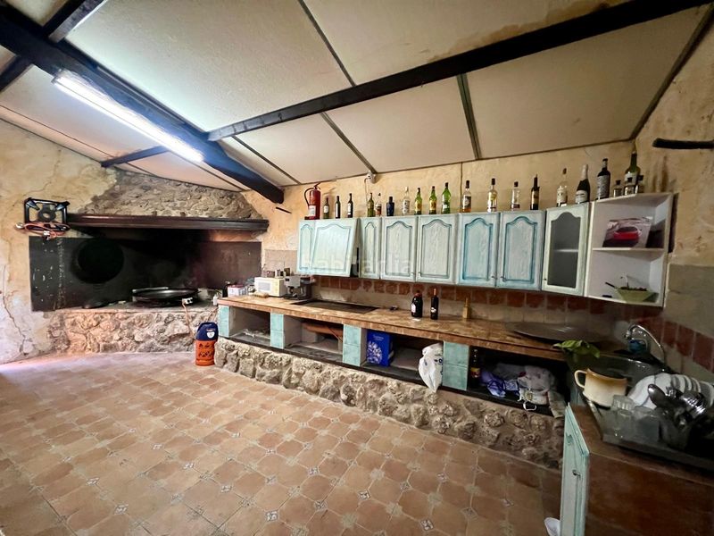 Foto 2912ff8b-277e-49a2-aa87-70be4a467d29. Masia amb piscina a Yecla