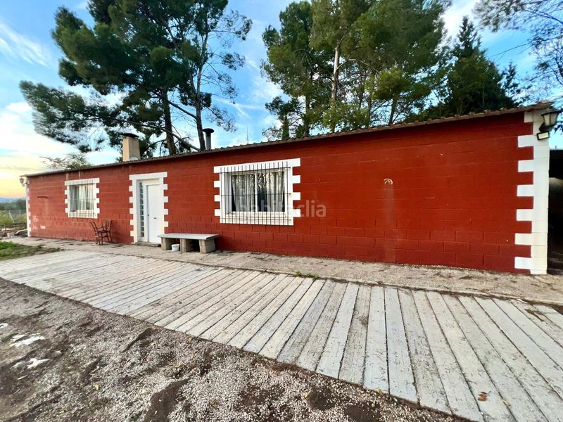 Foto a89a7950-9f4f-4dda-b26f-0d0d1860237d. Masia amb piscina a Yecla