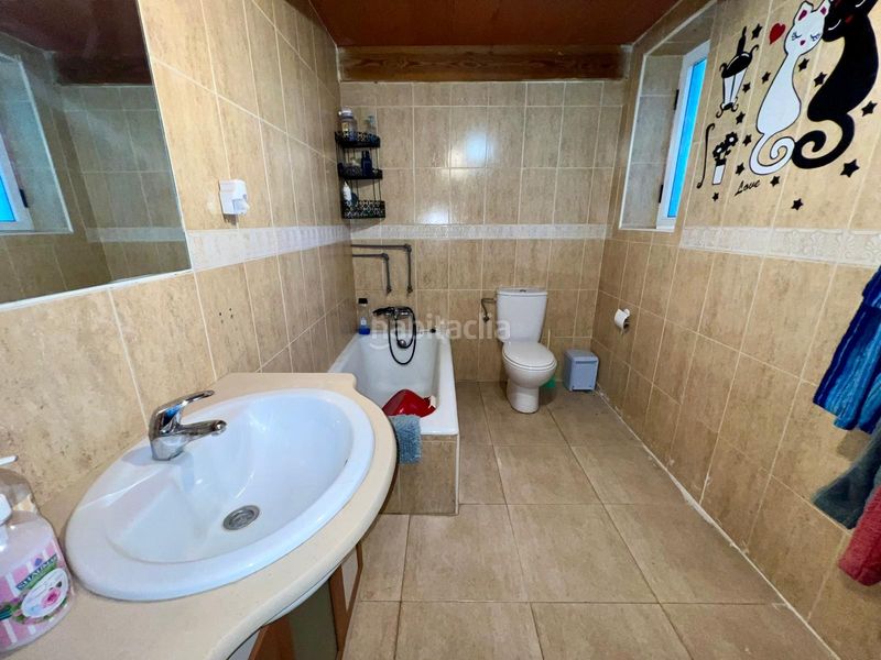 Foto d365e484-9c7f-4b35-9311-f6db0179b8e2. Masia amb piscina a Yecla