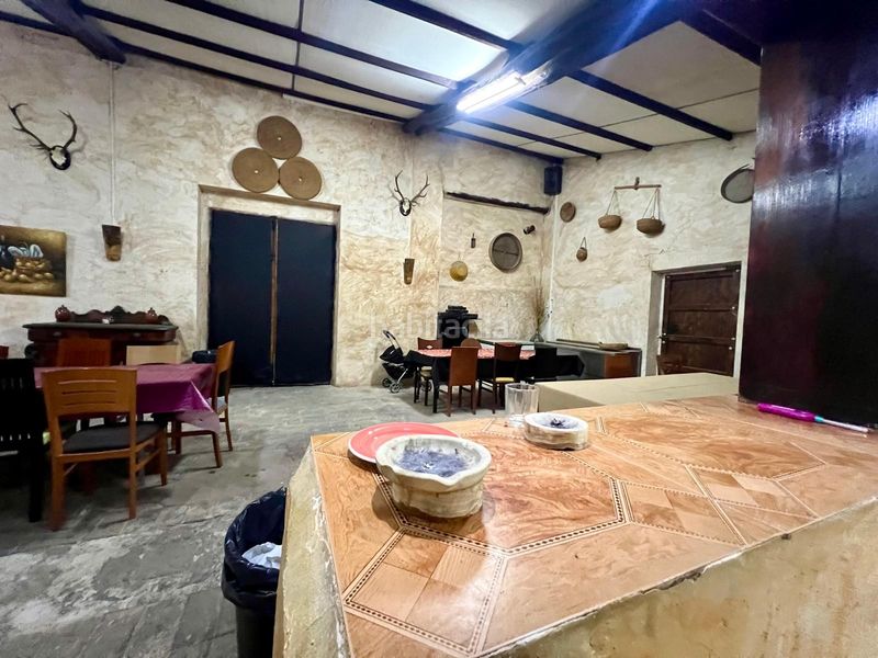 Foto dbc19893-b3ef-421c-9742-a96e967486eb. Masia amb piscina a Yecla