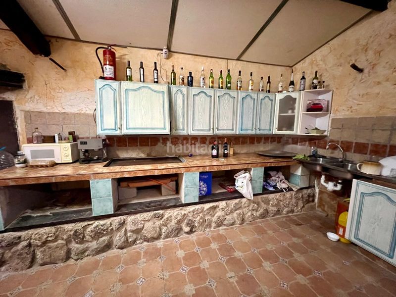 Foto e5bcb913-a5e1-40ec-a7a8-b7828ecc8327. Masia amb piscina a Yecla