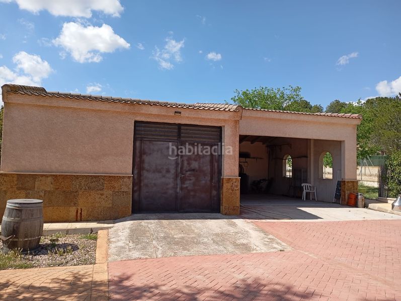 Foto 216557d6-b287-4cee-8d18-4b608eec76b9. Casa amb aparcament piscina a Yecla