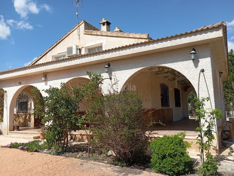 Foto f1fd42d2-783d-496c-bd1b-0f881ef6219d. Casa amb aparcament piscina a Yecla