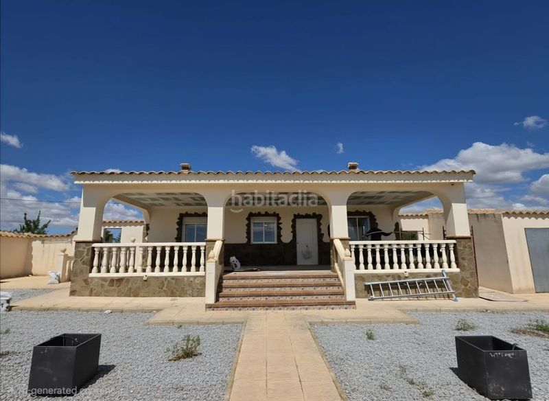 Foto 48837a11-117b-46ed-8892-cd8dea3333a9. Casa amb piscina a Monòver