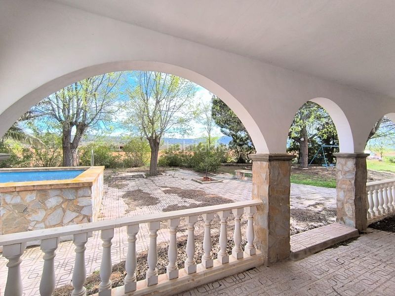 Foto 2355fded-3d3c-4a2a-b2cb-e6b2f1b21f33. Masia a Yecla