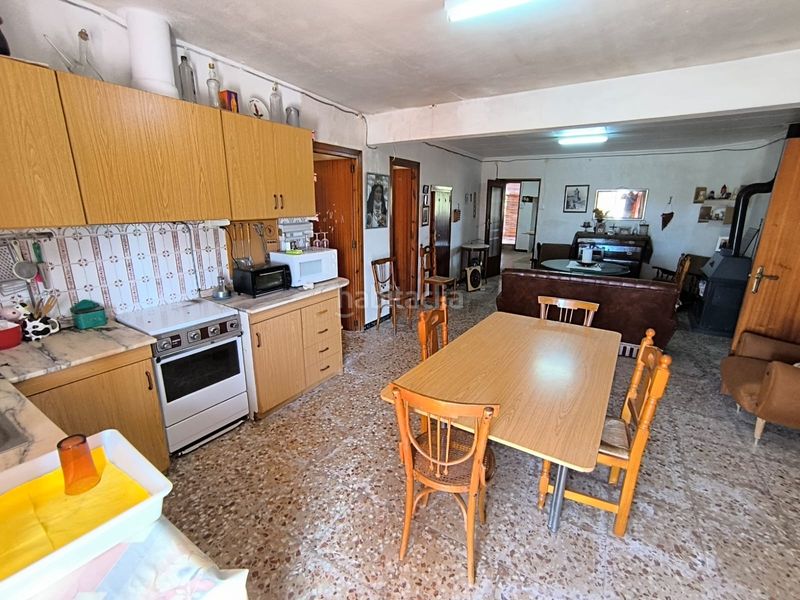 Foto d9f55d87-ecaf-4302-bff0-5a77bbaf9778. Masia a Yecla