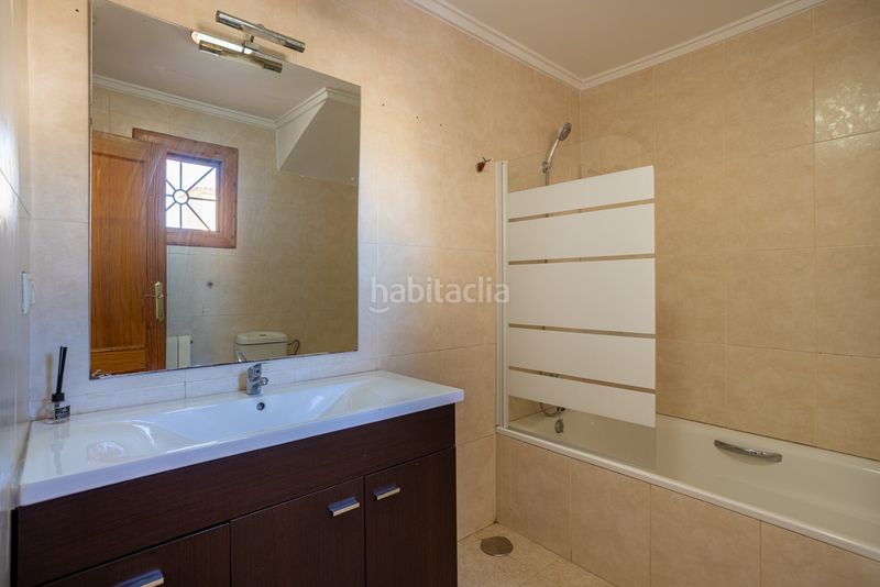 Foto be989cab-4e53-4b2d-8743-2dede96c41ad. Casa amb aparcament a Benijófar