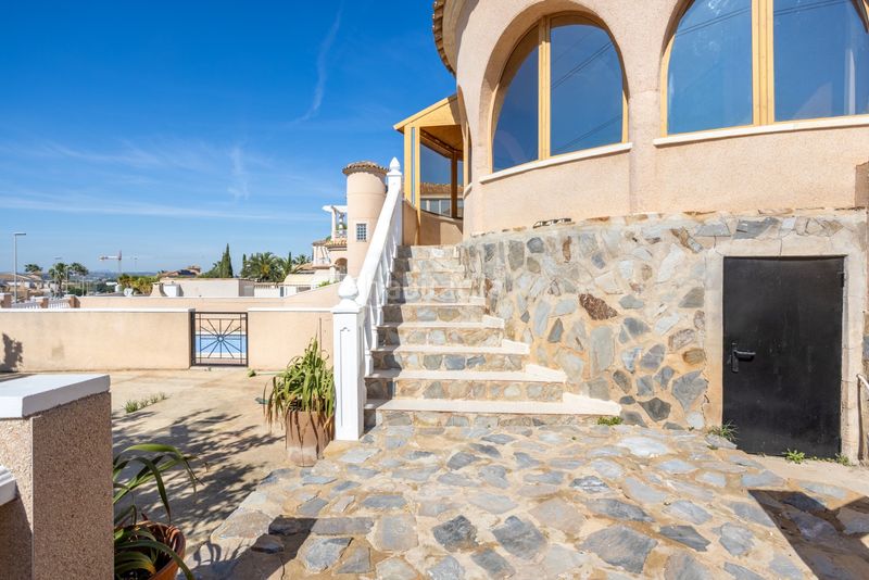 Foto cd05aca6-6904-422a-9301-ef90fee63bcd. Casa amb aparcament a Benijófar