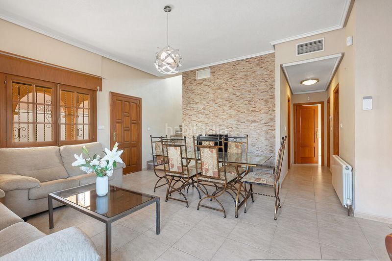 Foto 03d126ba-1488-4874-9a76-a9b6916913e6. Casa amb piscina a Almoradí