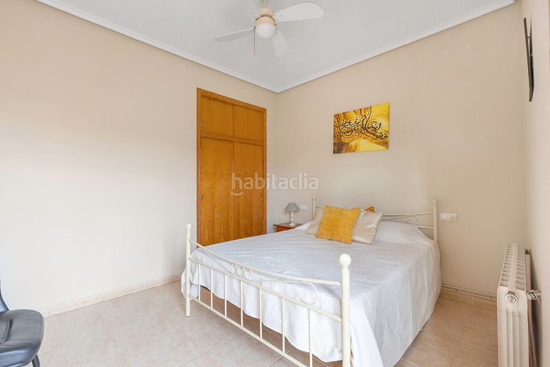 Foto bd6f7133-0c43-41bf-88c6-8d7277a64093. Casa amb piscina a Almoradí