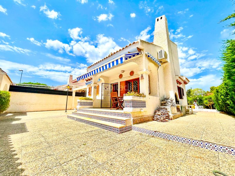 Foto f93a248d-6038-43d3-a72e-619f374c4ecd. Casa amb aparcament a La Zenia Orihuela