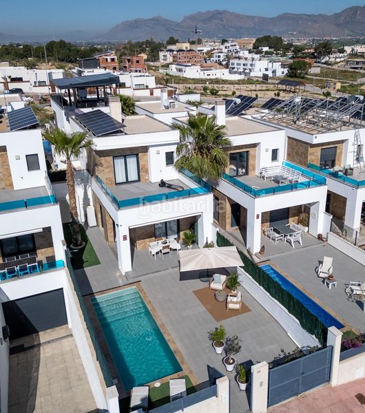 Foto cb550361-2a96-4c8d-a363-f8292ba243ca. Casa amb piscina a Bigastro