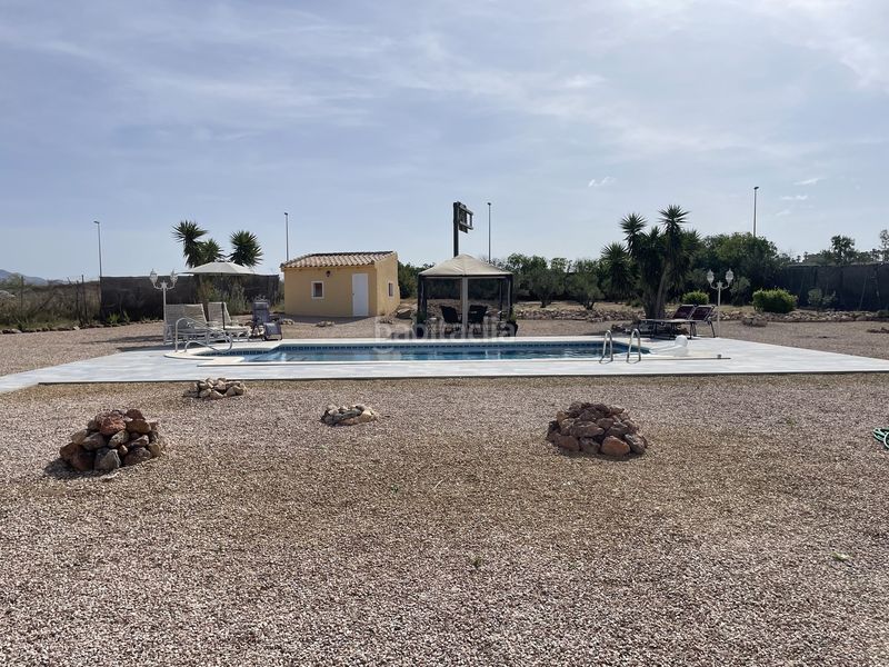Foto b060cfbf-5aa3-4221-a3f1-6e55cd52dbf9. Casa amb piscina a Totana