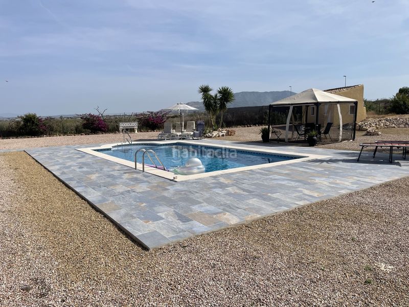 Foto b2c3cb60-9858-4f69-9e3d-618b74ed0abc. Casa amb piscina a Totana