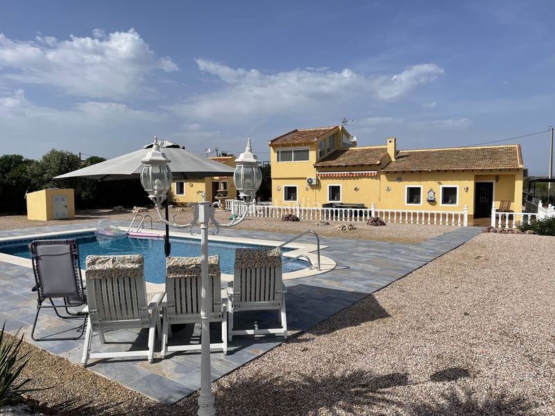 Foto d0a8ed09-aa5f-4892-a3b3-7e842b6de8ae. Casa amb piscina a Totana