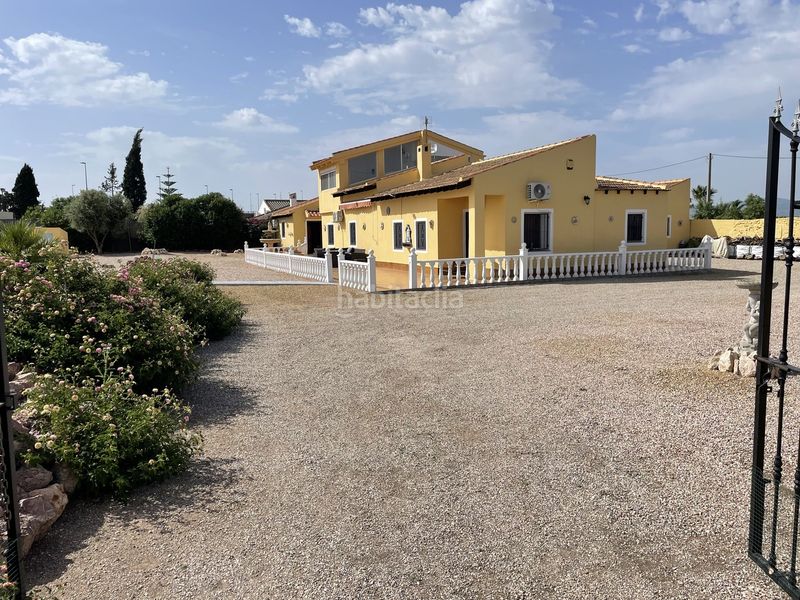 Foto d134de8c-ec9f-4cd9-83c1-6e1a81d32cd4. Casa amb piscina a Totana