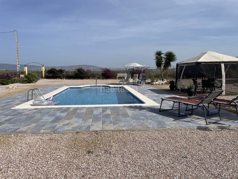 Foto e4315bda-b65a-4d43-920d-05370a5dce32. Casa amb piscina a Totana