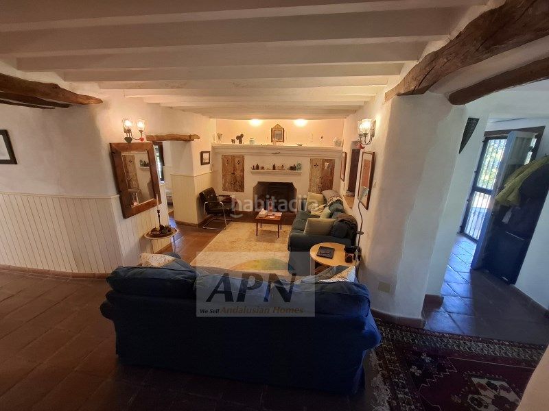 Foto d3d7b331-ea62-4469-b02c-147c8df003a0. Masia a Álora
