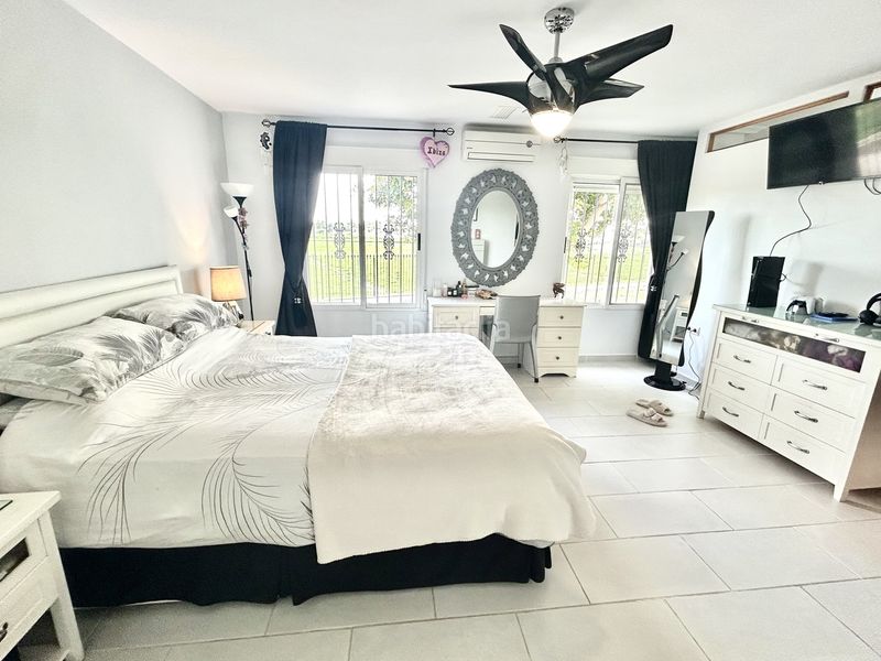 Foto fcddb050-c26a-4fa9-b749-6296e9d0a199. Casa a Catral