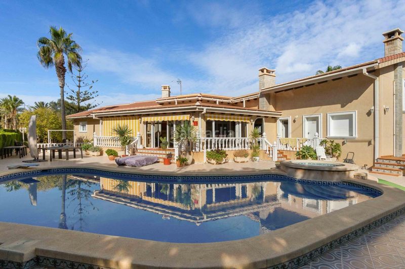 Foto fff9cda7-3481-4c3c-9b33-899d3d7c9879. Casa amb piscina a Cabo Roig Orihuela