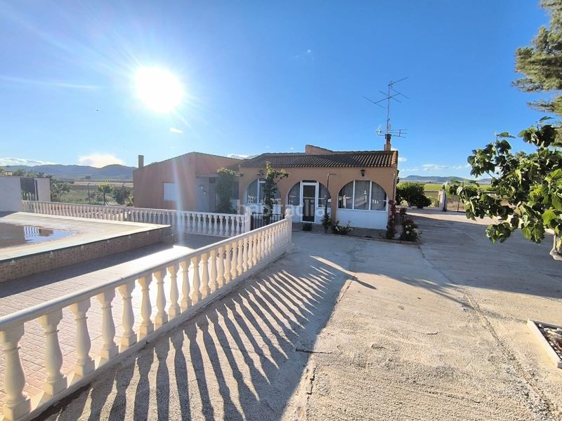 Foto ef28ca29-fb16-496c-b972-57d537db962c. Masia amb aparcament a Yecla