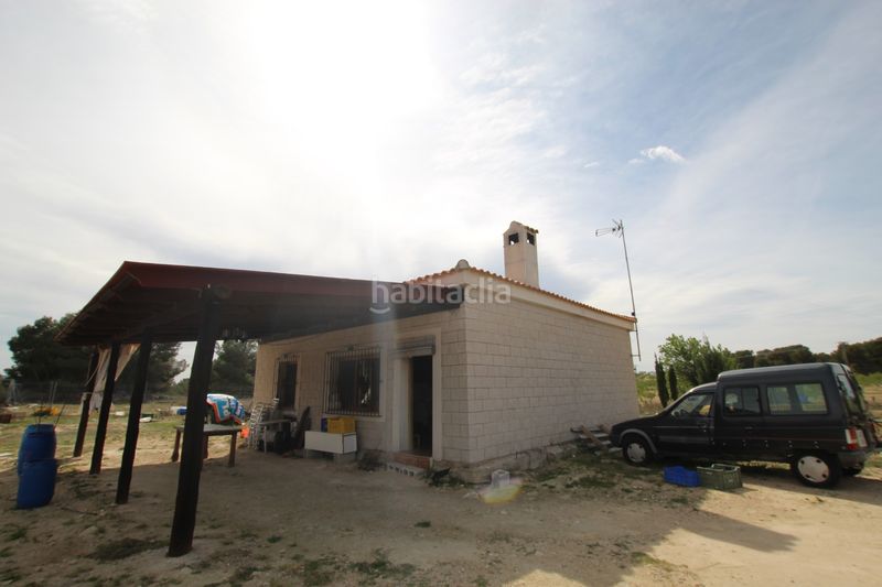 Foto a11434d2-a06d-4a0f-8af1-d81d34a5848d. Masia amb aparcament a Monòver