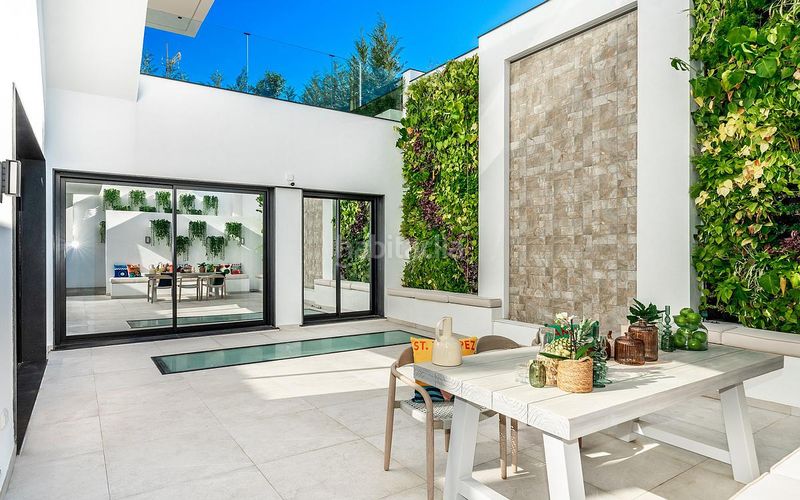 Foto e958d2e9-511e-40e5-9c7b-af06b6d04967. Casa amb aparcament a Playa Bajadilla - Puertos Marbella