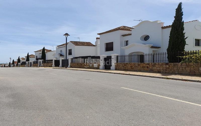Foto 4cf43def-38d2-470a-80bc-fc72d5ff6196. Casa en Centro Estepona